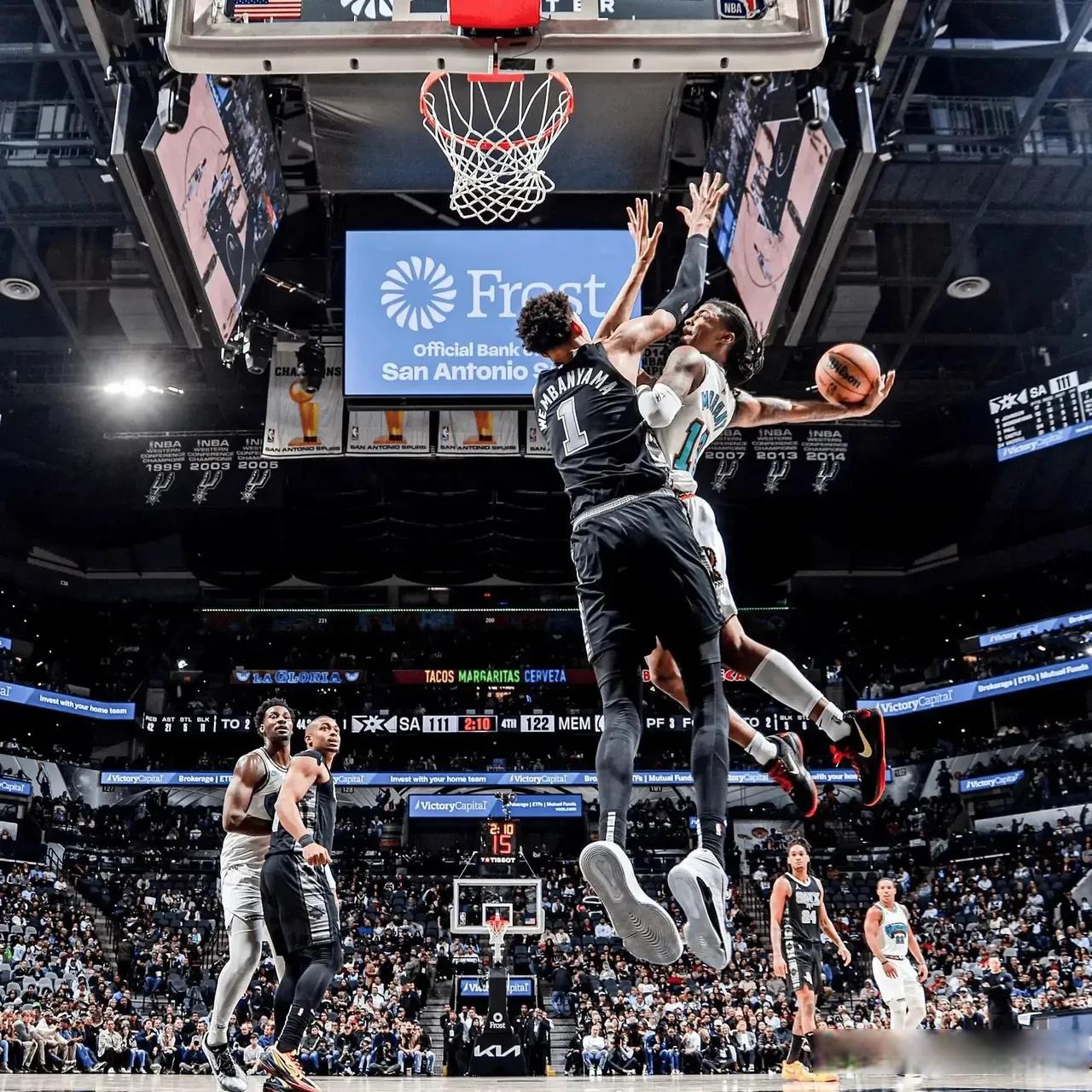 开云中国官网-加时末段达拉斯独行侠备战CBA季后赛JackeyLove爆冷击败DWG，芝加哥公牛遗憾出局备战德甲瞬间刷屏的简单介绍