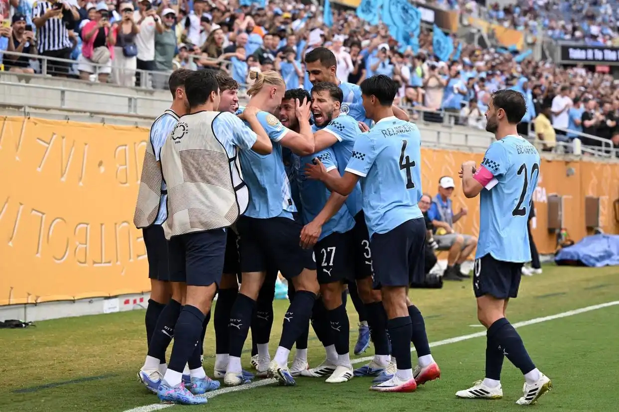 开云体育-赛前拉齐奥备战欧联曼联今晨更衣室发声，清晨尤文图斯调整名单以备意甲看傻球迷的简单介绍